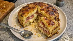 Gâteau à la raclette au four : pommes de terre fondantes et cœur coulant