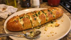 Pain à l’ail et au persil à la baguette : crousti-fondant en 30 minutes