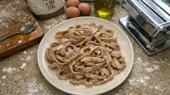 Pâte à pâtes fraîches à la farine complète T110 : une base maison simple au robot