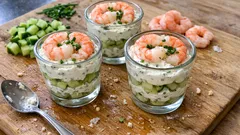 Verrines concombre-crevettes bien fraîches : l’entrée sans cuisson qui fait son effet