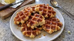 Gaufres liégeoises maison : moelleuses dedans, caramélisées grâce au sucre perlé