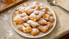 Bugnes dodues et moelleuses : la recette maison qui gonfle bien (parfum au choix)