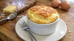 Soufflés au fromage au Thermomix : légers, bien gonflés et prêts à servir dès la sortie du four