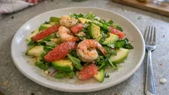 Salade crevettes, avocat et pamplemousse : fraîche, croquante et prête en 15 minutes
