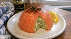 Dôme de saumon fumé à la mousse avocat-crabe : une entrée froide chic à préparer à l’avance
