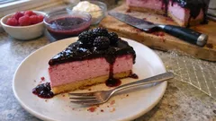 Entremets framboise : mousse légère et glaçage à la mûre, facile à réussir