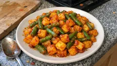 Poêlée haricots verts–pommes de terre : dorée à la poêle, avec une touche tomate