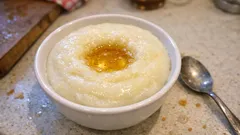 Assida blanche au miel et beurre fondu : la crème chaude qui réconforte