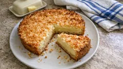 Tarte magique à la noix de coco sans gluten ni lactose : 3 couches, un seul mélange