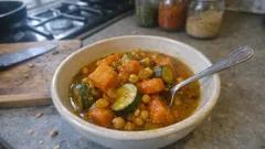 Tajine de légumes aux patates douces et raisins secs : fondant, parfumé, zéro stress