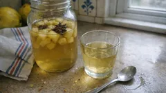 Liqueur de coings maison : une recette simple, sans cuisson, à préparer à l’automne