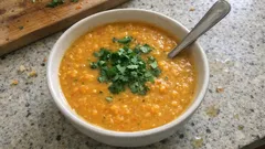 Soupe butternut et lentilles corail au lait de coco : le velouté qui cale vraiment