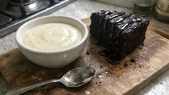 Coulis de chocolat blanc à la vanille : une sauce onctueuse prête en quelques minutes