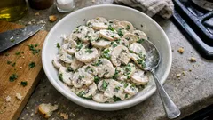 Salade de champignons à la crème : l’entrée froide express qui reste bien blanche