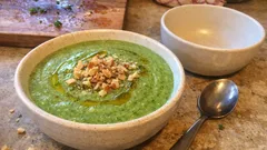 Velouté de chou frisé à la cocotte minute : crémeux sans crème, prêt en 15 min