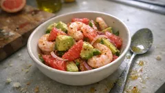 Salade avocat, crevettes et pamplemousse : la sauce moutardée qui change tout