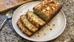 Gâteau aux pommes sans gluten : moelleux à la poudre d’amandes et au citron