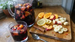 Sangria maison au vin rouge : la recette à préparer la veille, bien parfumée
