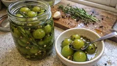 Tomates cerises vertes au vinaigre : des pickles maison croquants pour l’apéro