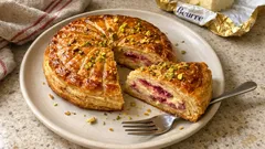 Galette des rois frangipane framboise-pistache : croustillante, fruitée, facile à réussir