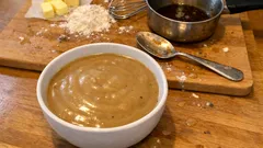 Sauce veloutée au jus de dinde : la méthode simple pour une sauce bien nappante